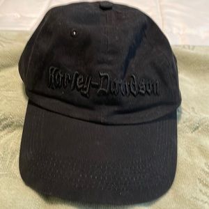 Harley Davidson authentic black women’s baseball cap embroidered /Velcro sizing